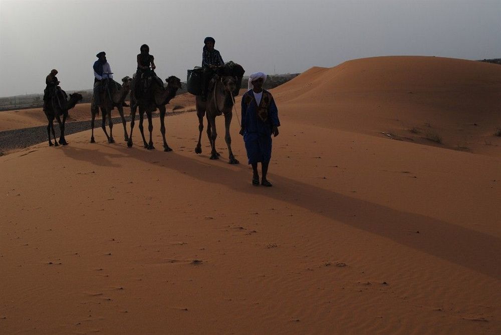 Les Pyramides Hotel Merzouga Ngoại thất bức ảnh